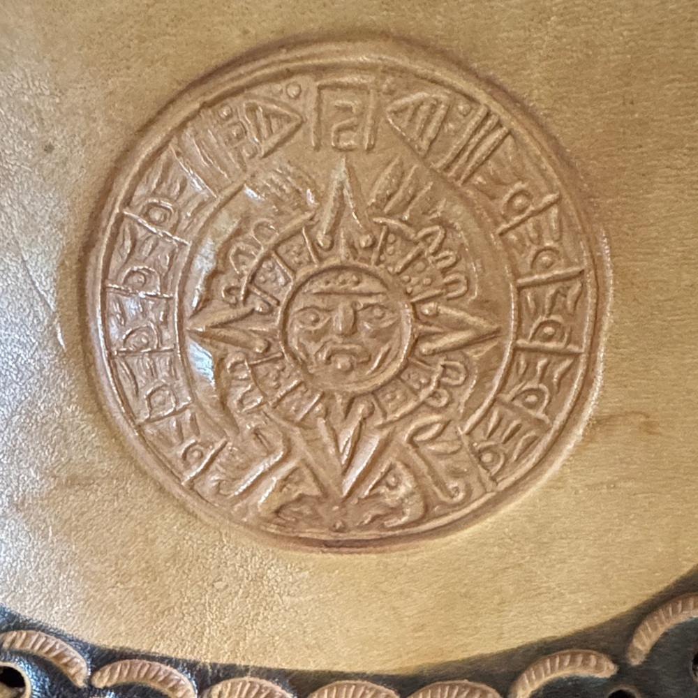 Vintage Handcrafted hand tooled Floral Tan Leather Crossbody Bag - Picture 7 of 9